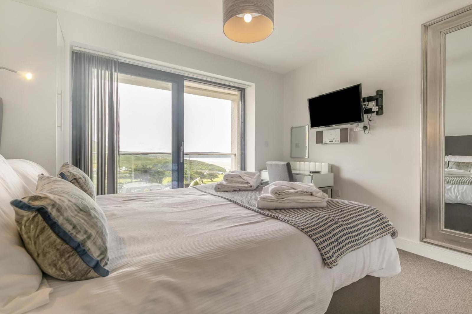8 Woolacombe West - Luxury Apartment At Byron Woolacombe, Only 4 Minute Walk To Woolacombe Beach! المظهر الخارجي الصورة