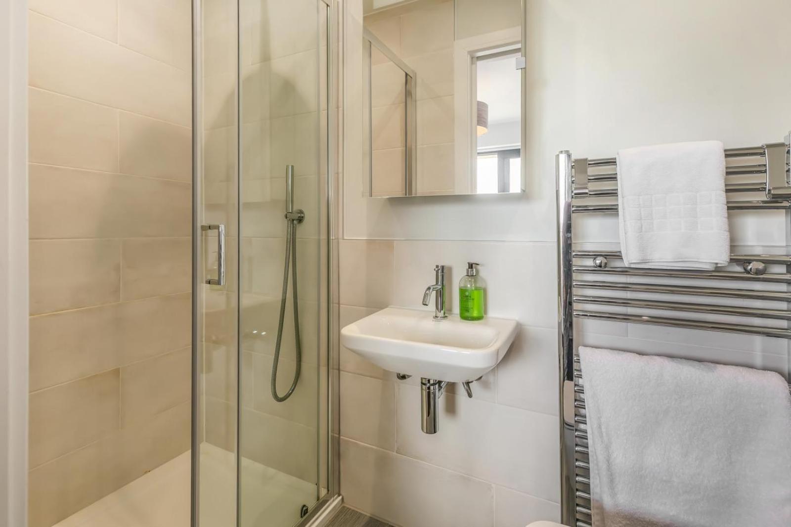 8 Woolacombe West - Luxury Apartment At Byron Woolacombe, Only 4 Minute Walk To Woolacombe Beach! المظهر الخارجي الصورة
