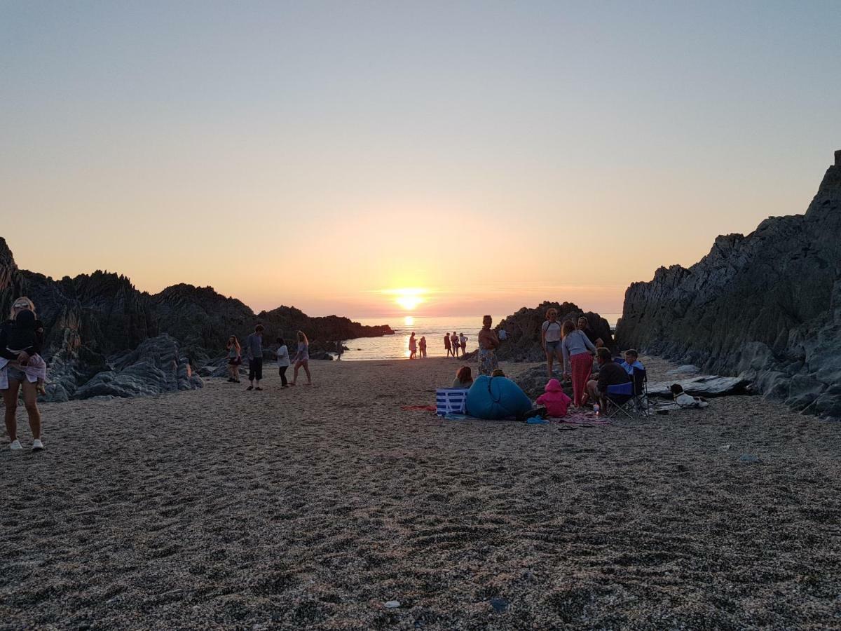 8 Woolacombe West - Luxury Apartment At Byron Woolacombe, Only 4 Minute Walk To Woolacombe Beach! المظهر الخارجي الصورة